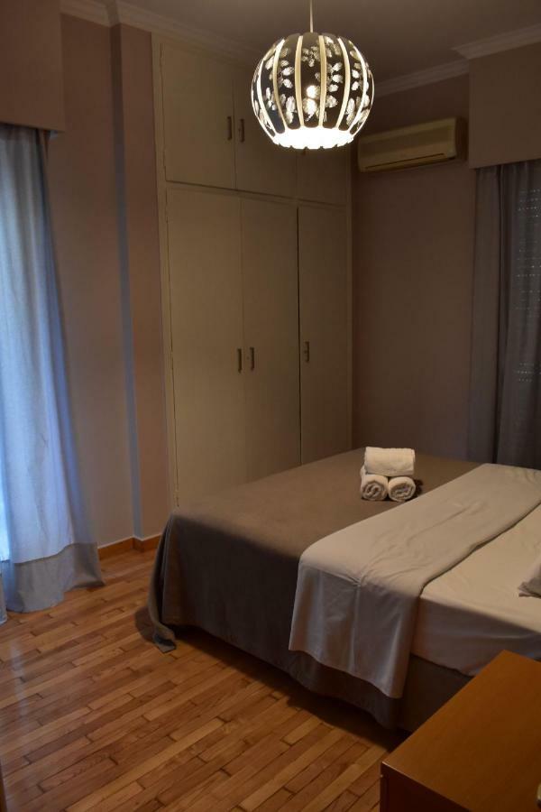 Chic Central Apartment In Evangelismos Metro Station Atene Esterno foto