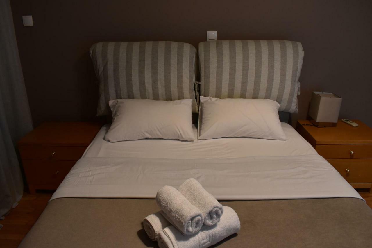Chic Central Apartment In Evangelismos Metro Station Atene Esterno foto