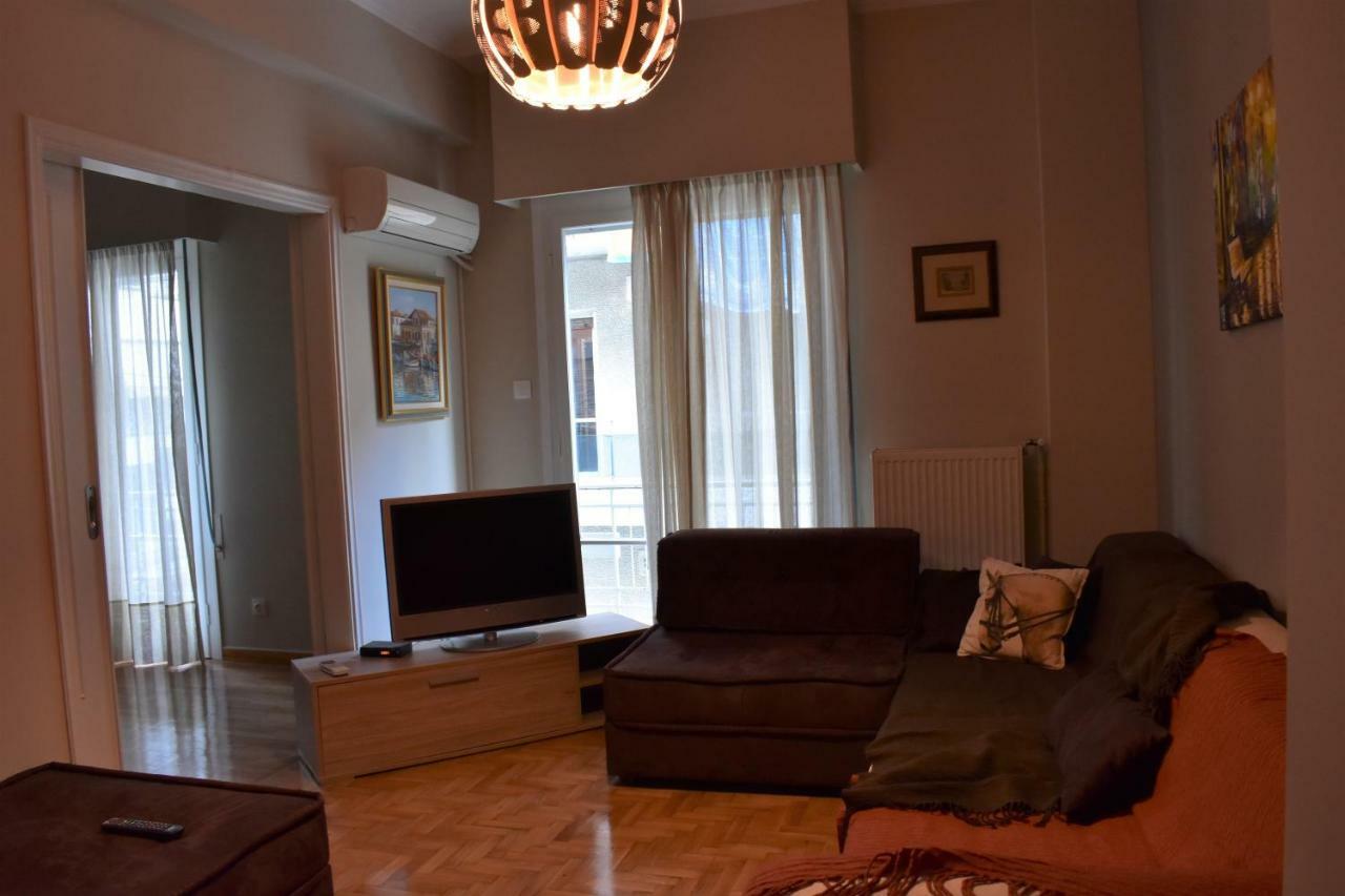 Chic Central Apartment In Evangelismos Metro Station Atene Esterno foto