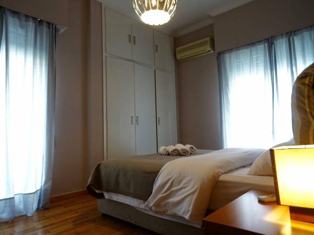 Chic Central Apartment In Evangelismos Metro Station Atene Esterno foto