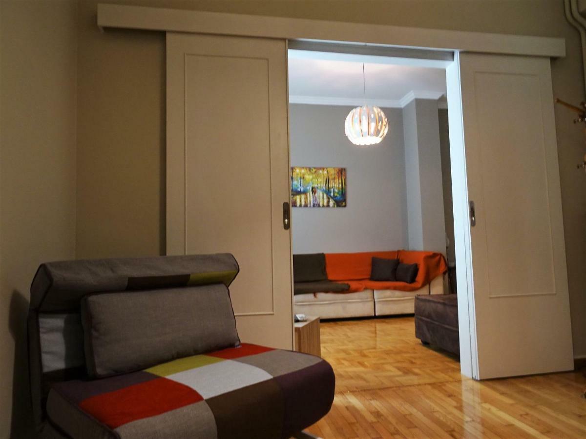 Chic Central Apartment In Evangelismos Metro Station Atene Esterno foto
