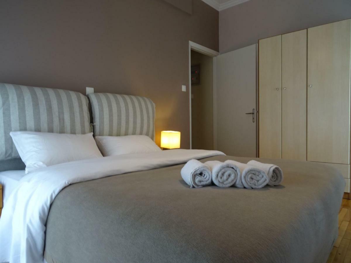 Chic Central Apartment In Evangelismos Metro Station Atene Esterno foto
