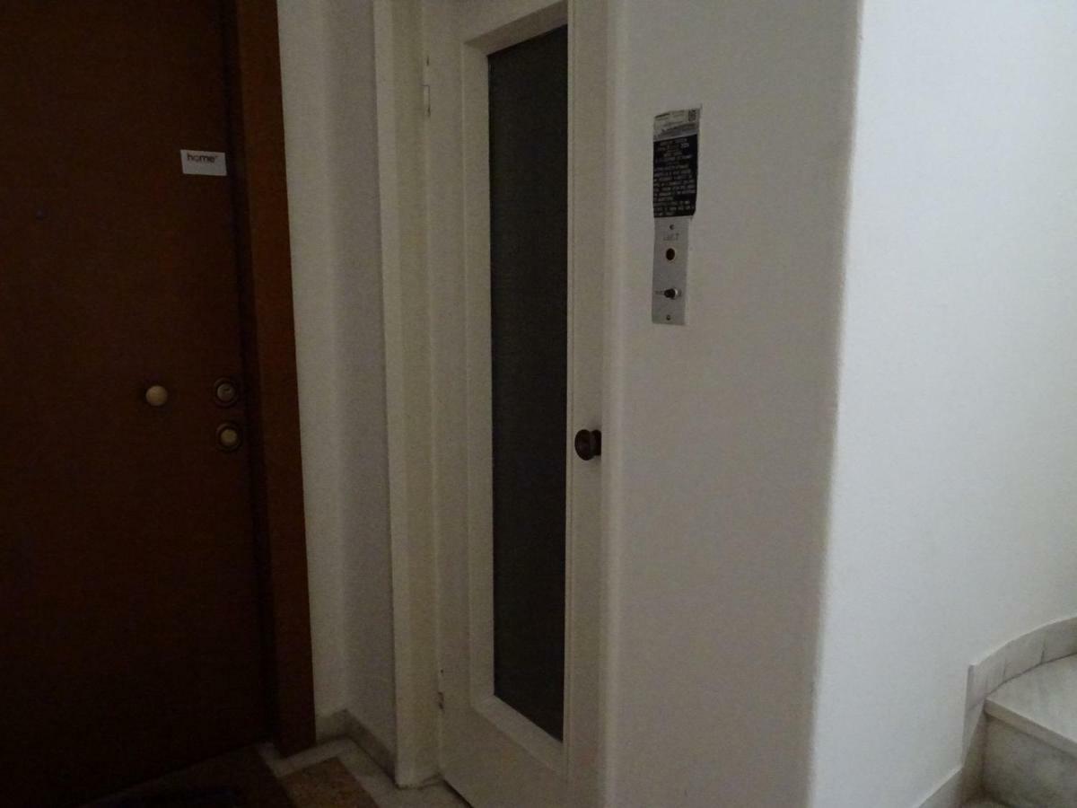 Chic Central Apartment In Evangelismos Metro Station Atene Esterno foto
