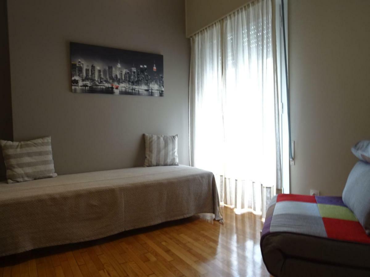 Chic Central Apartment In Evangelismos Metro Station Atene Esterno foto